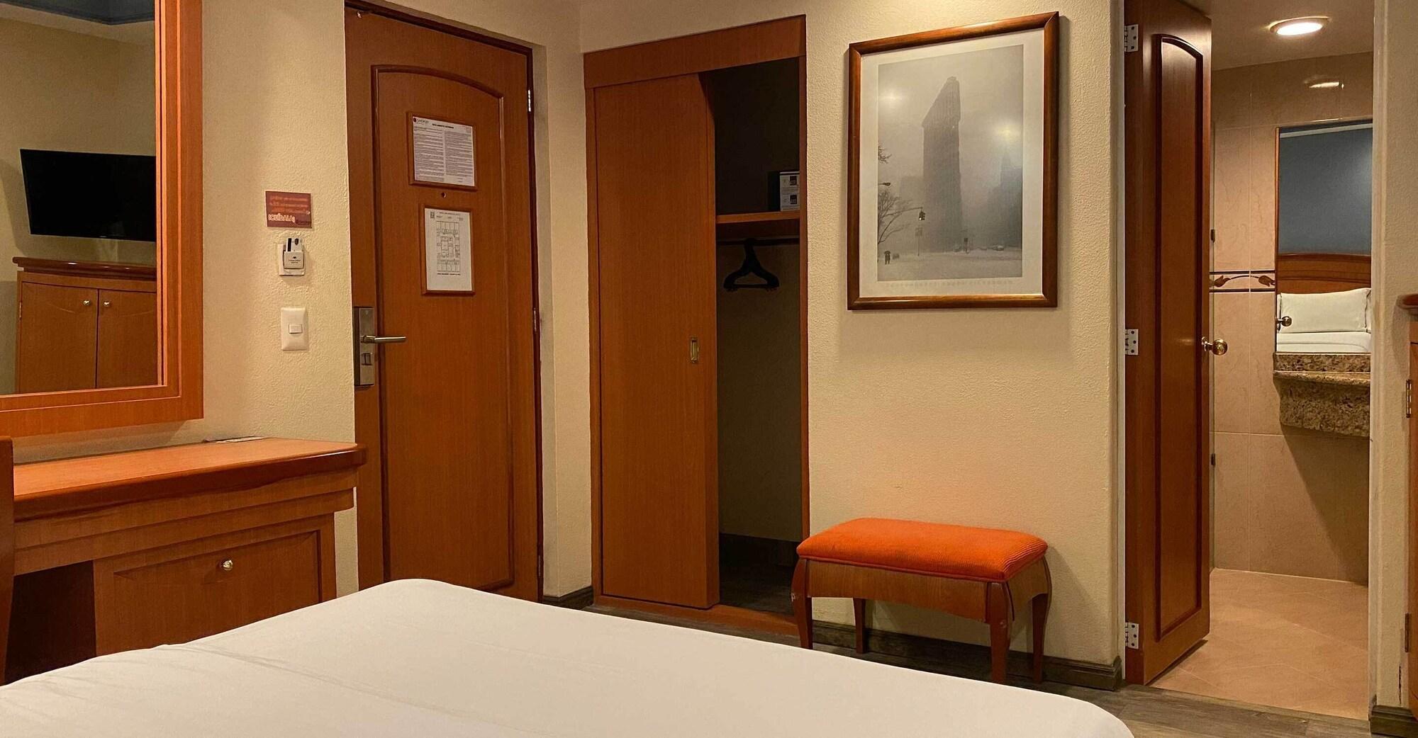 San Diego Hotel 3*